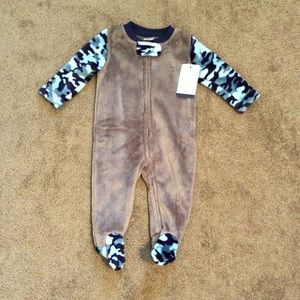 NWT Gray & Blue Camo Baby Zipup Sleeper 3-6 Months